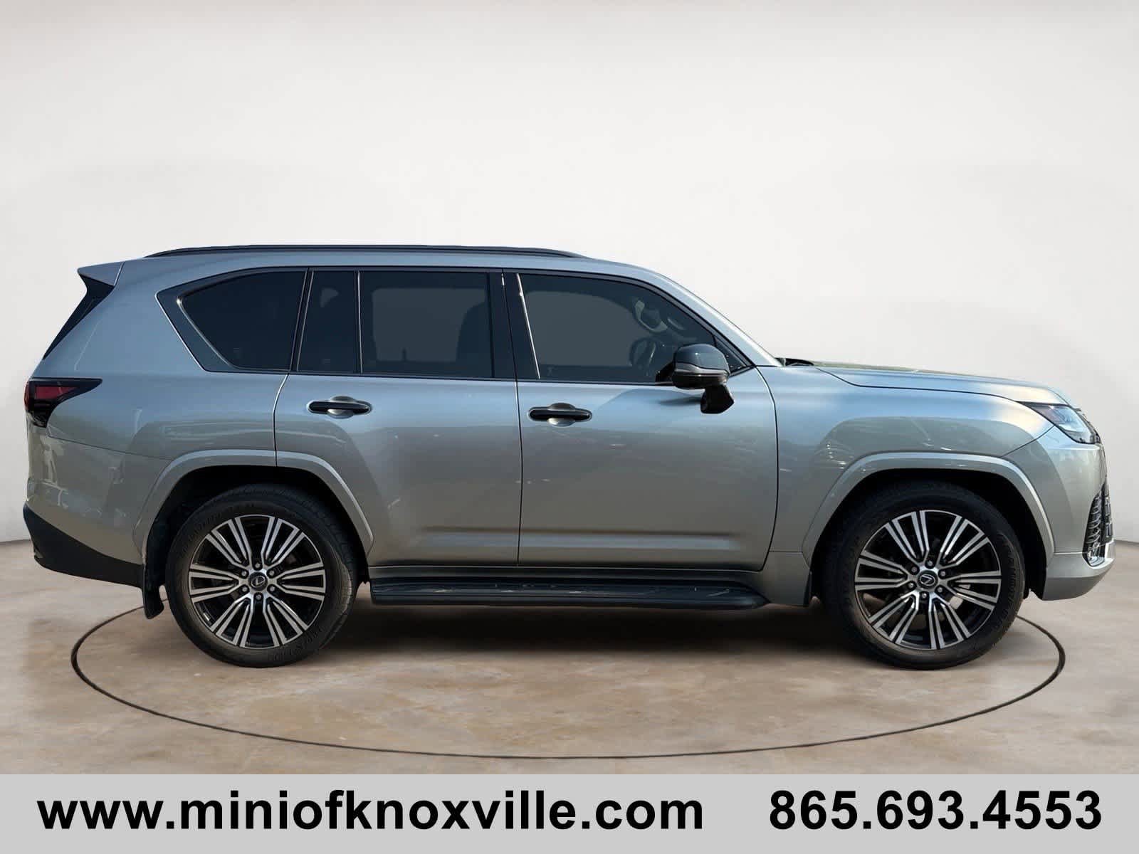 Used 2024 Lexus LX 600 4WD w/ Appearance Package image 2