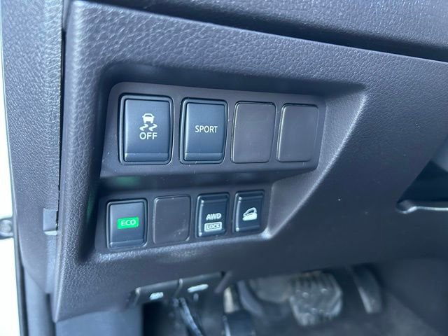 Used 2015 Nissan Rogue SV image 20