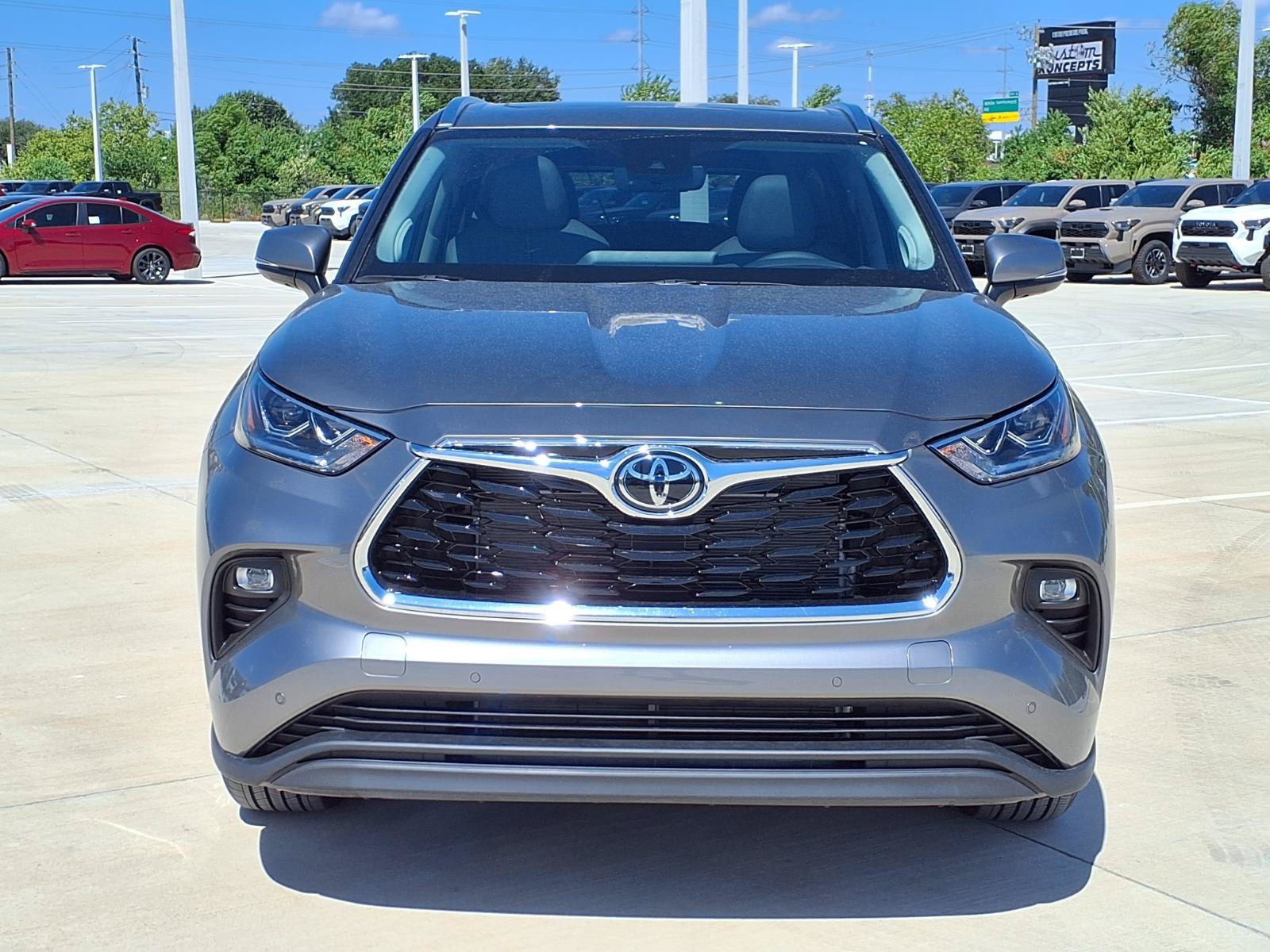 New 2026 Toyota Highlander Limited AWD/4WD image 2
