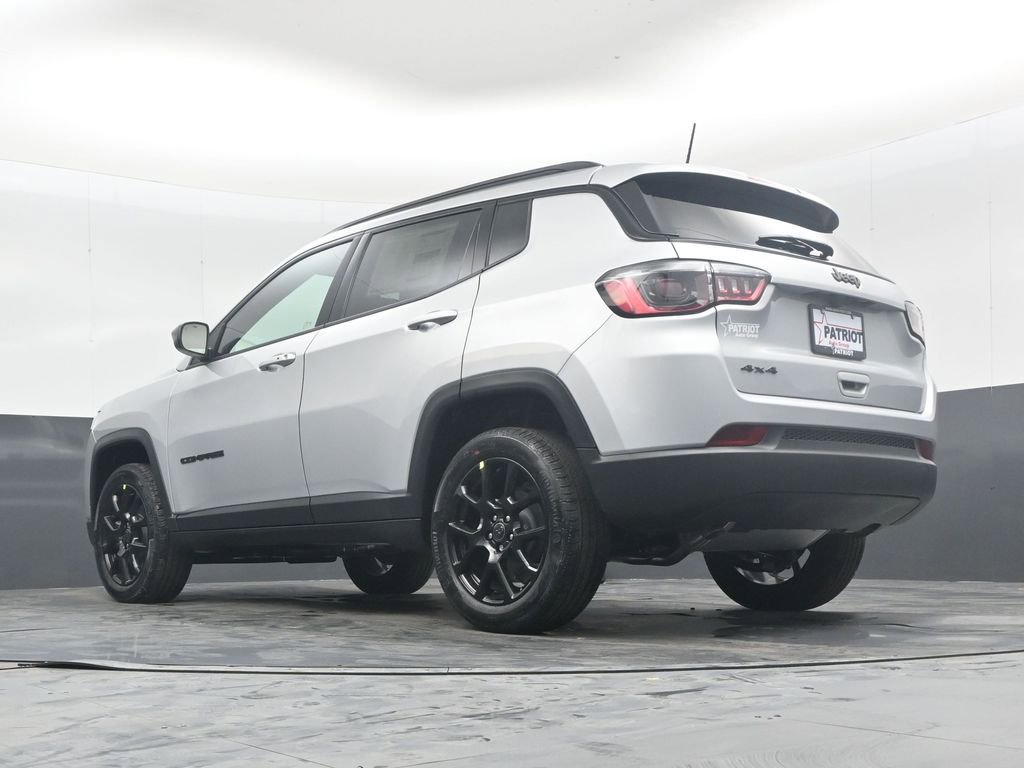 New 2026 Jeep Compass Latitude AWD/4WD image 38