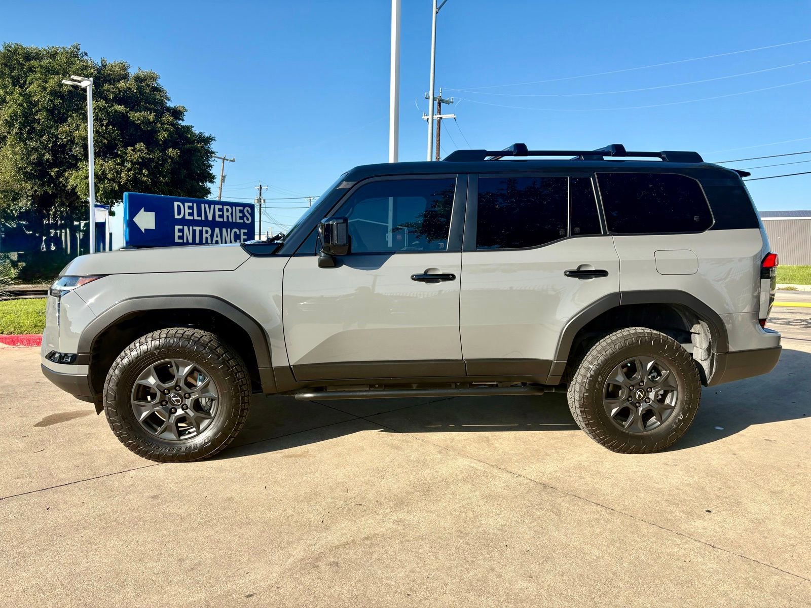 Used 2025 Lexus GX 550 AWD/4WD image 6