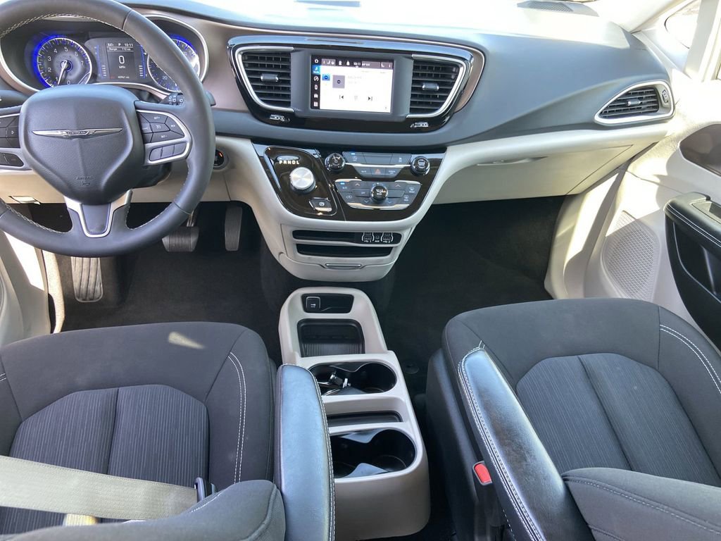 Used 2022 Chrysler Voyager LX FWD image 15