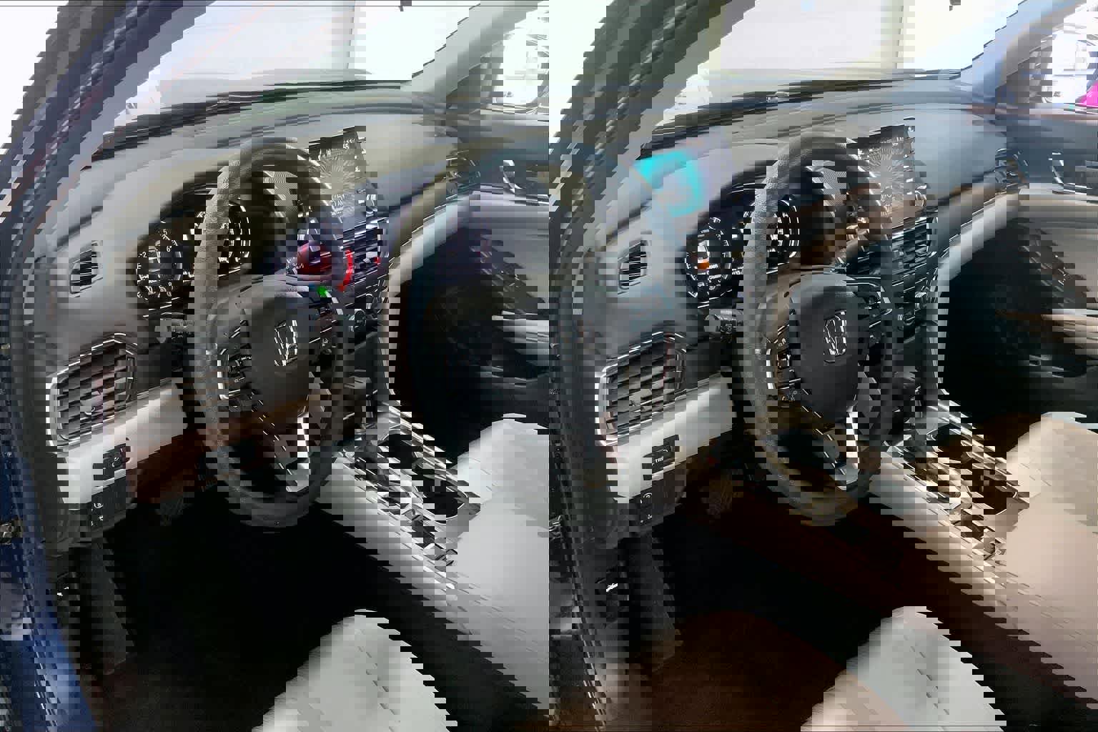 Used 2018 Honda Accord EX image 2