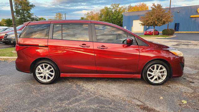 Used 2012 MAZDA MAZDA5 Touring w/ Moonroof & Audio Pkg FWD image 4