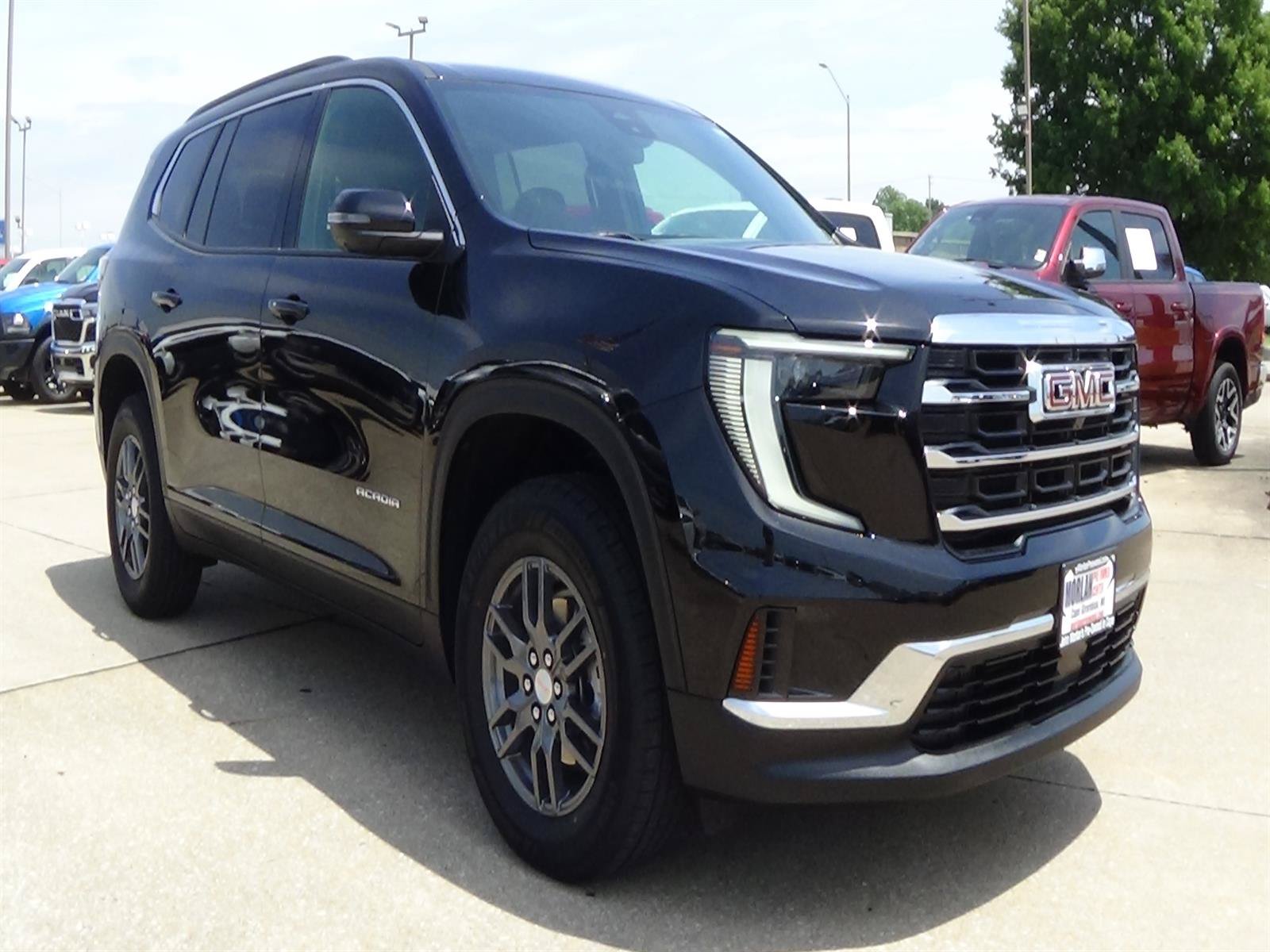 Used 2025 GMC Acadia Elevation FWD image 4