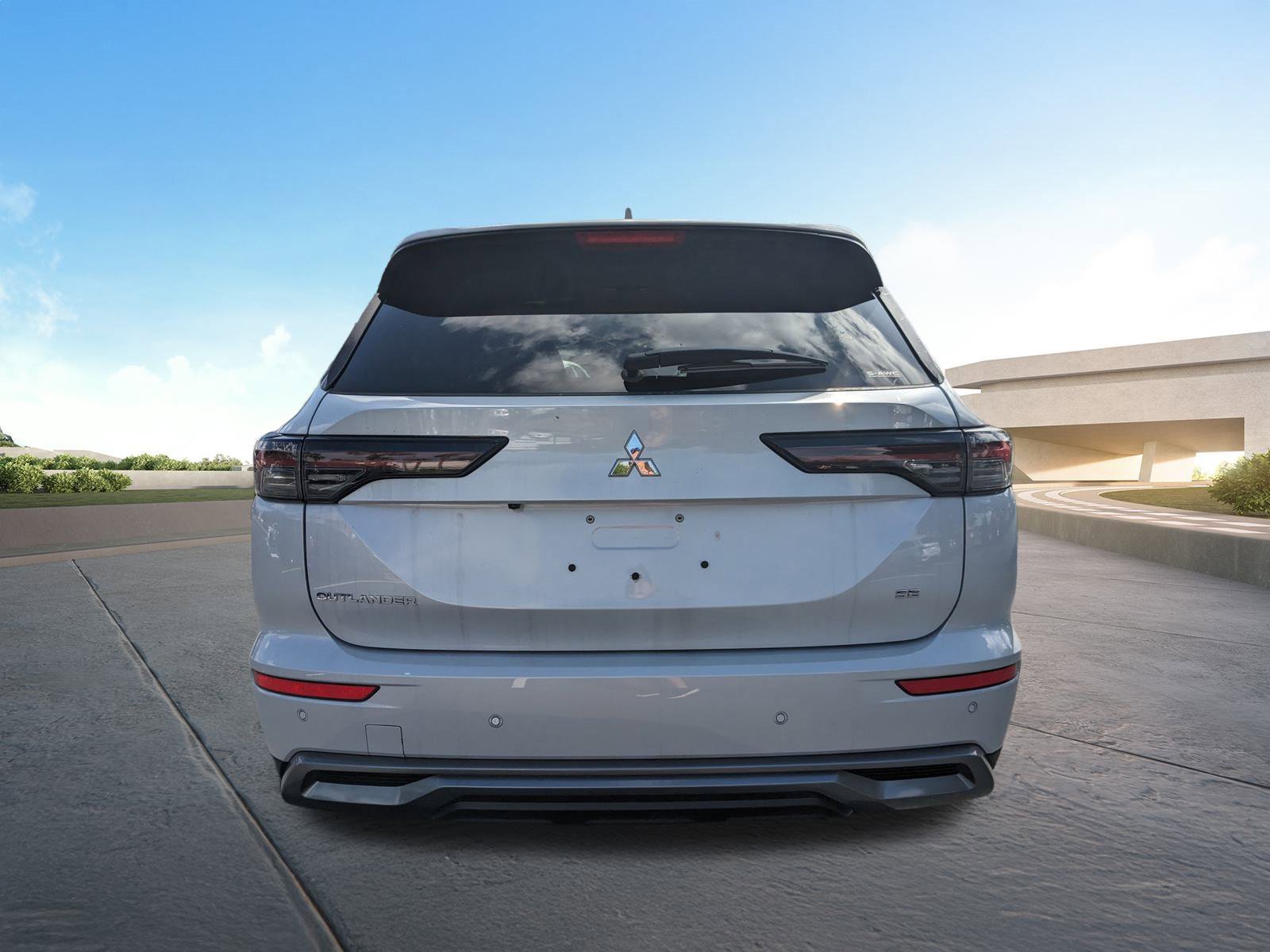 New 2025 Mitsubishi Outlander SE image 5