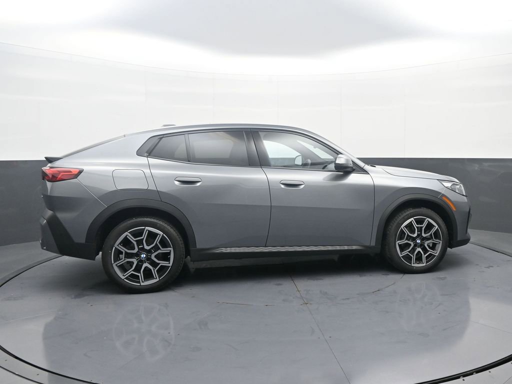 Used 2025 BMW X2 xDrive28i w/ Premium Package image 8