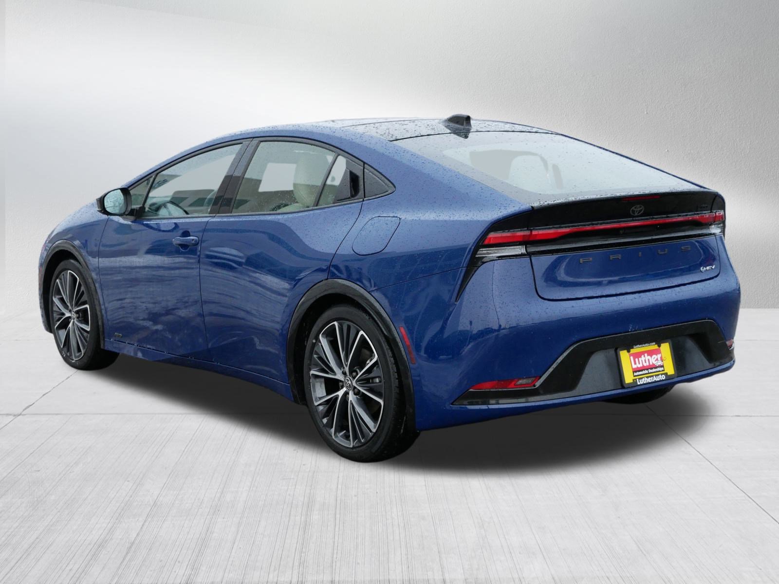 Used 2025 Toyota Prius Limited image 5