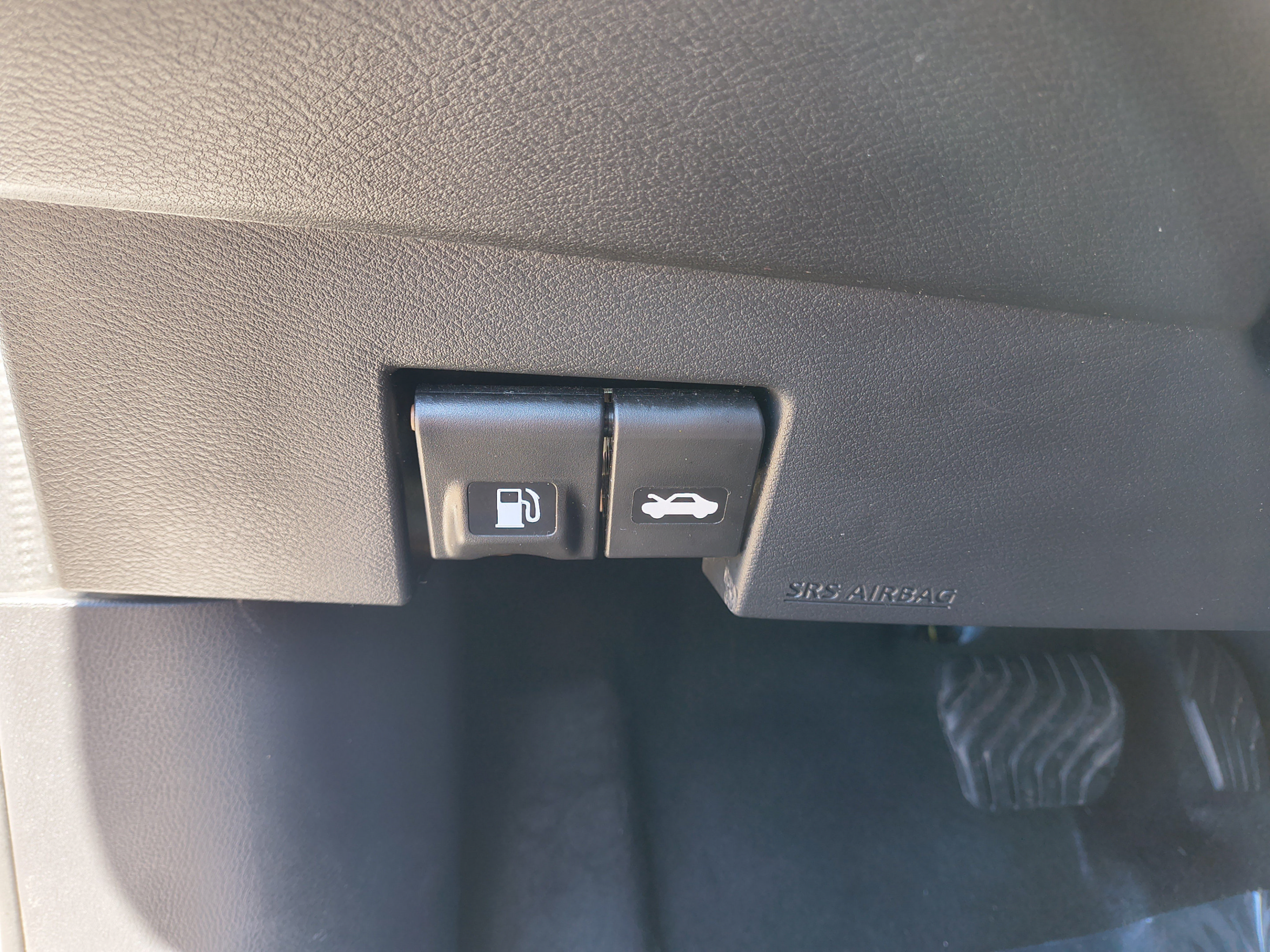 Certified 2019 Nissan Kicks SV FWD image 28