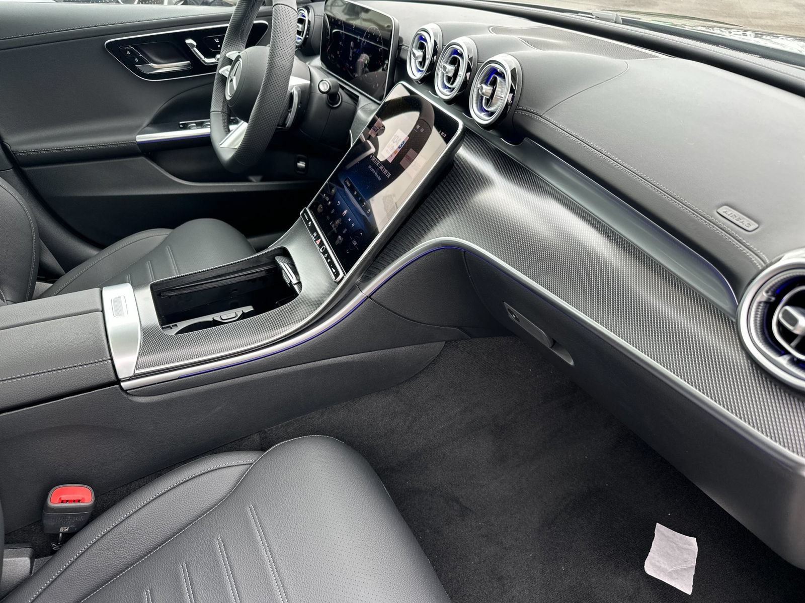 Used 2025 Mercedes-Benz C 300 4MATIC Sedan image 16