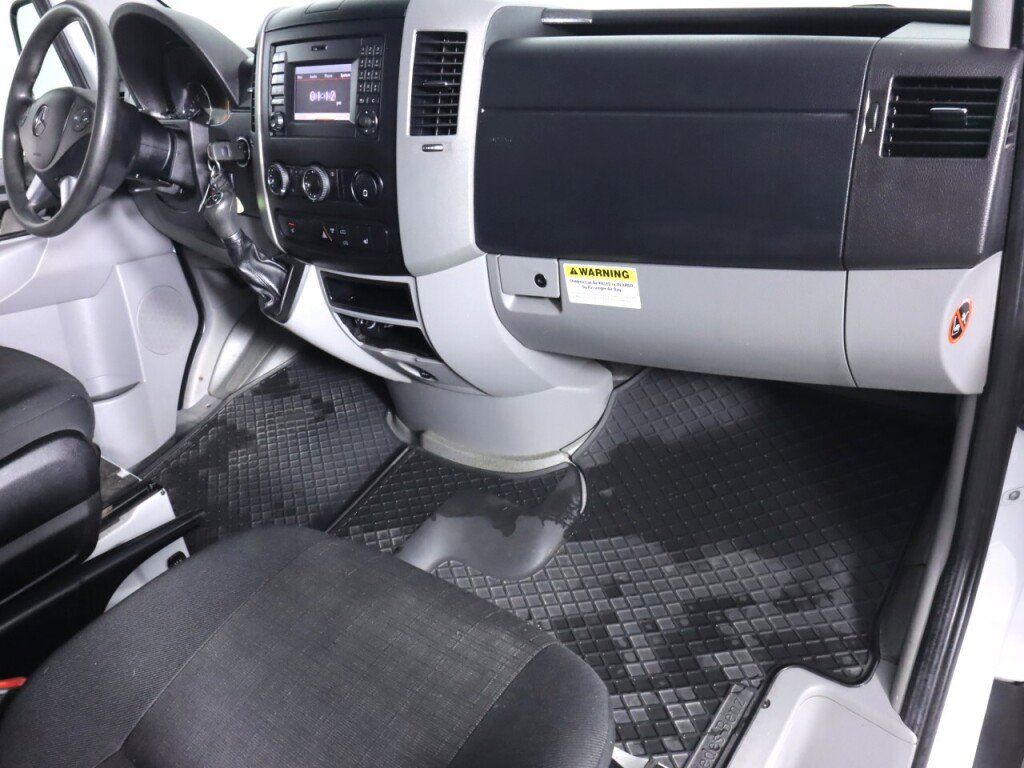 Used 2018 Mercedes-Benz Sprinter 3500 image 38