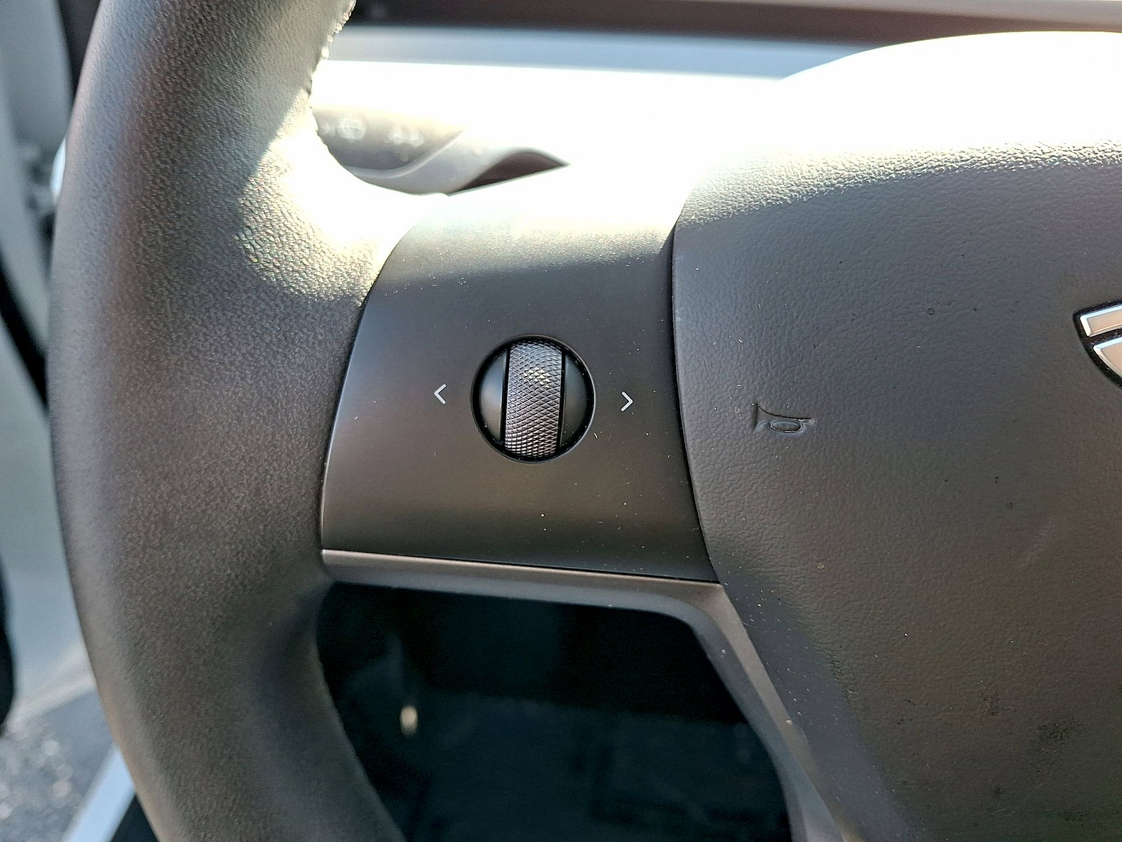 Used 2023 Tesla Model 3 Standard Range image 17