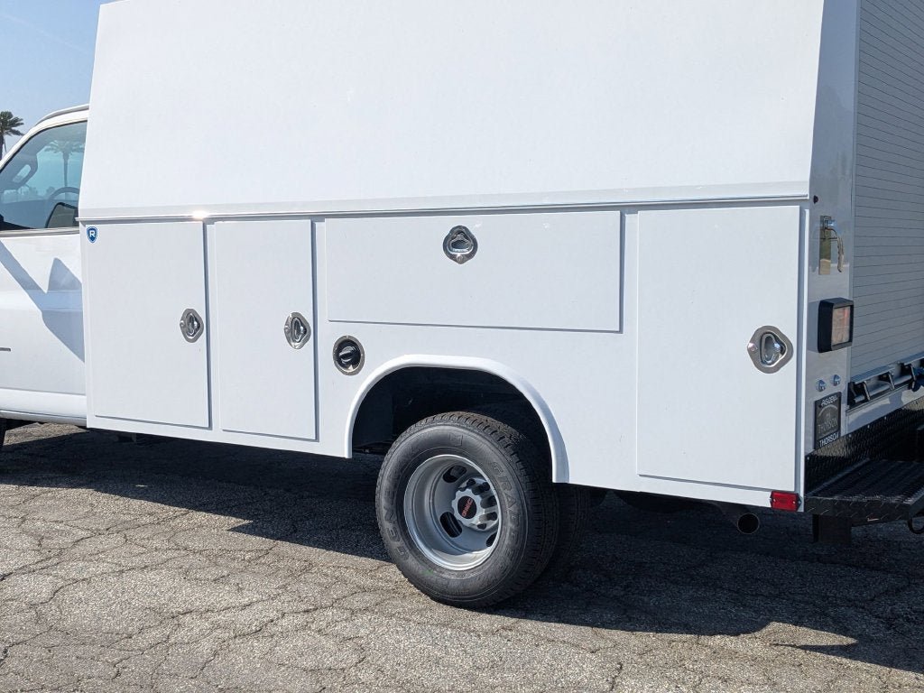 New 2026 GMC Savana 3500 w/ Power Convenience Package RWD image 11