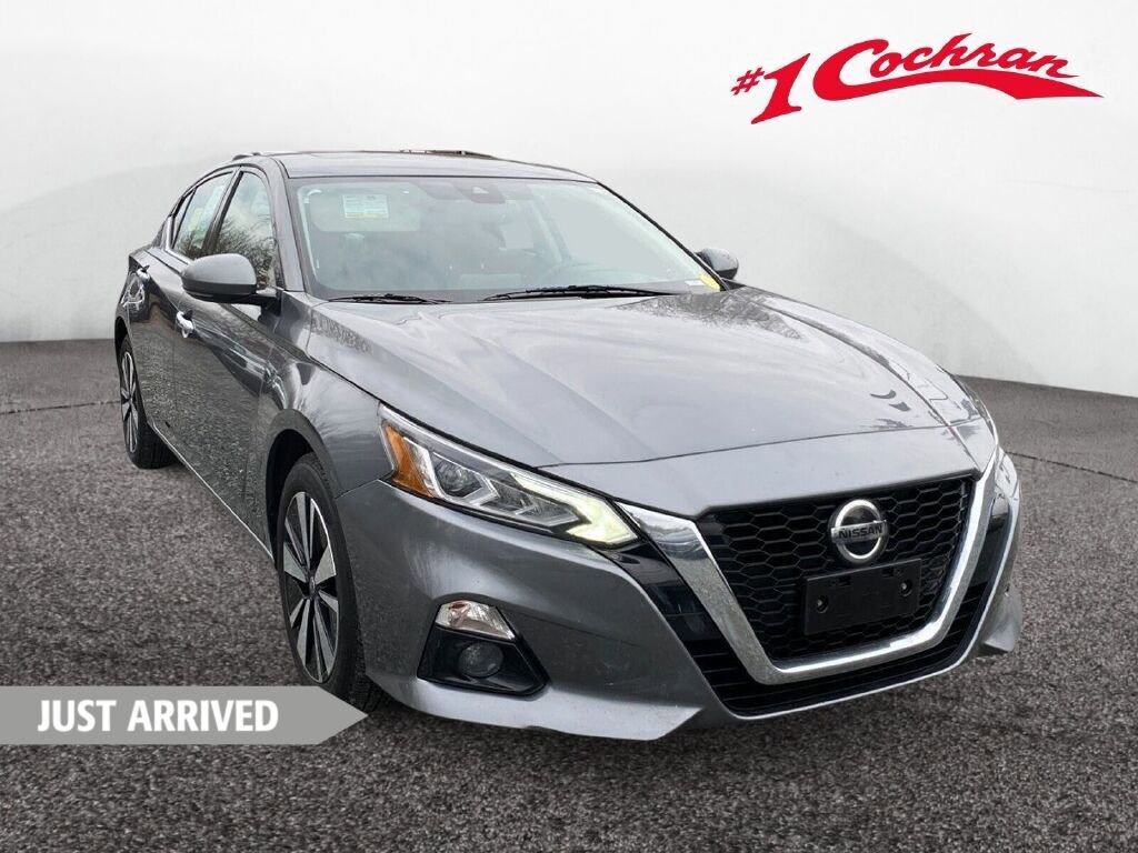 Used 2020 Nissan Altima 2.5 SV image 1