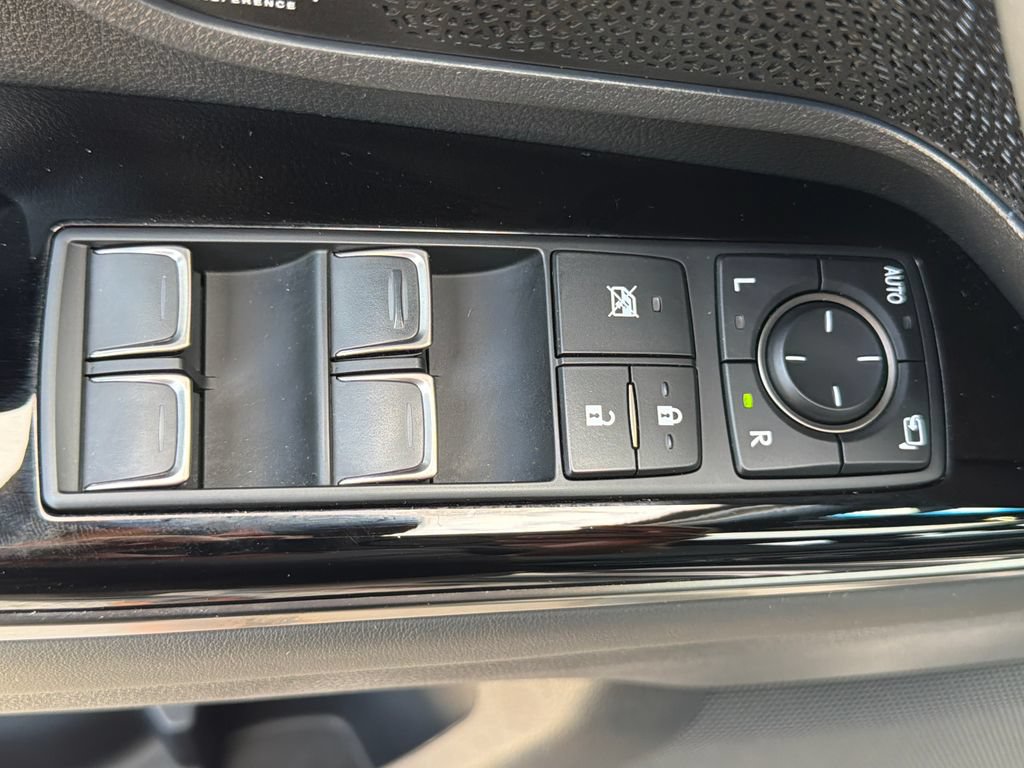 Used 2023 Lexus LX 600 4WD w/ Appearance Package image 34