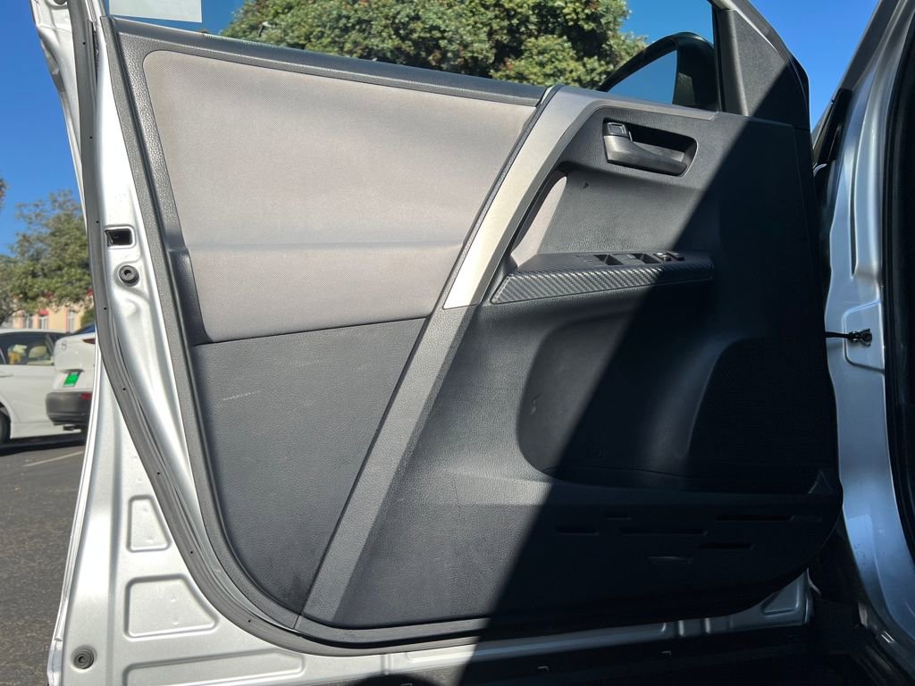 Used 2015 Toyota RAV4 LE image 36