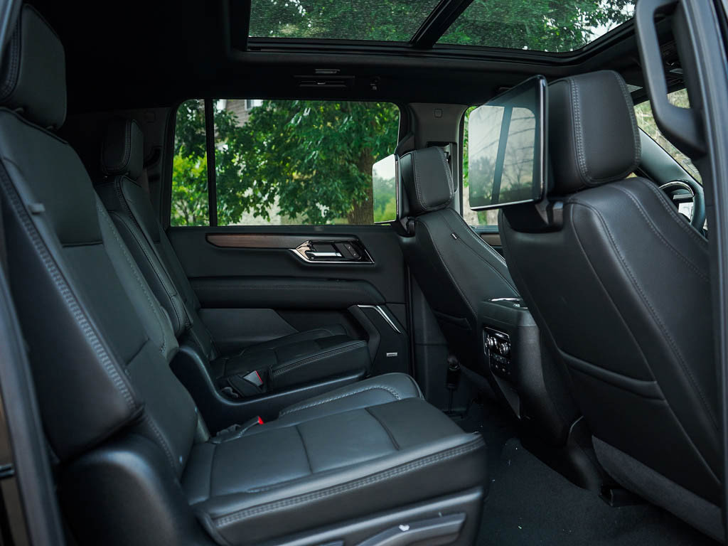 New 2026 GMC Yukon XL Denali w/ Denali Reserve Package AWD/4WD image 13