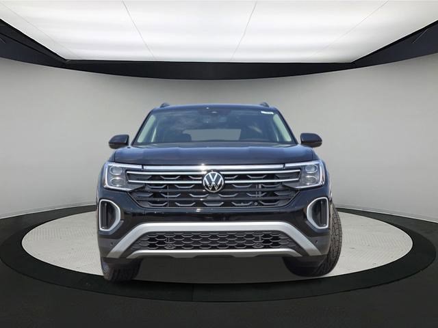 New 2025 Volkswagen Atlas Peak Edition SE image 2