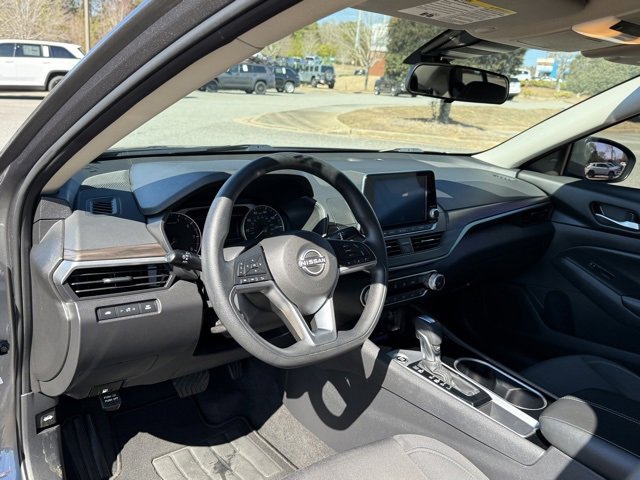 Used 2024 Nissan Altima 2.5 SV image 16