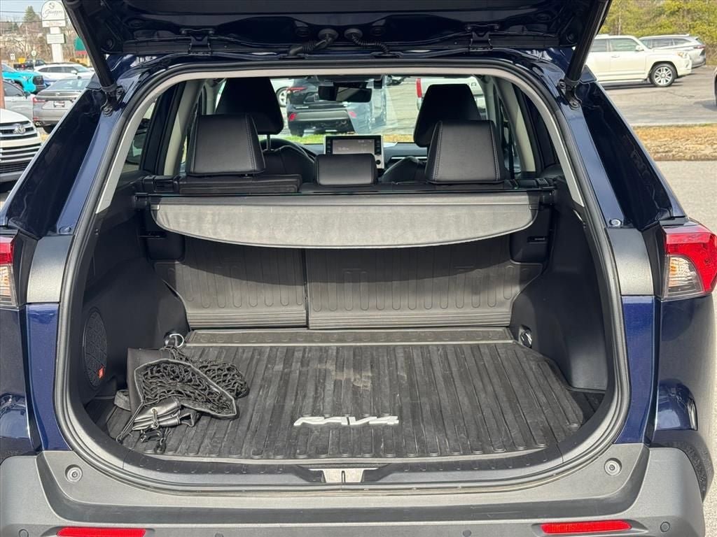 Used 2022 Toyota RAV4 Limited image 14