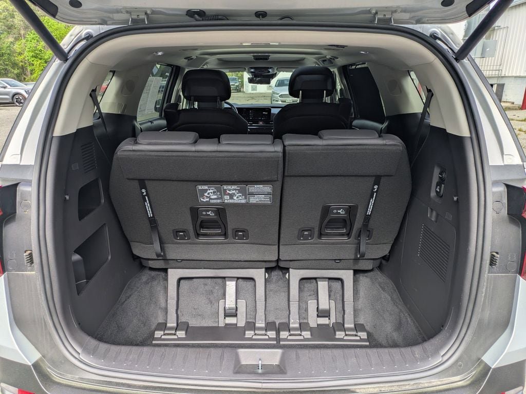 Used 2025 Kia Carnival SX Prestige image 13
