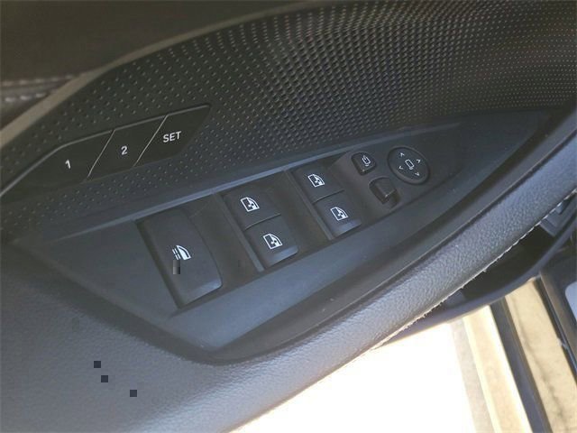 Used 2023 BMW 430i xDrive Convertible w/ Convenience Package image 14