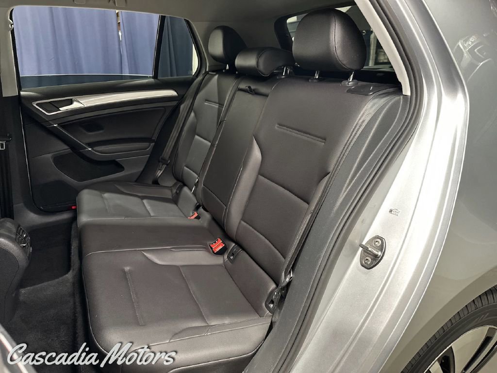 Used 2016 Volkswagen e-Golf SEL Premium image 9