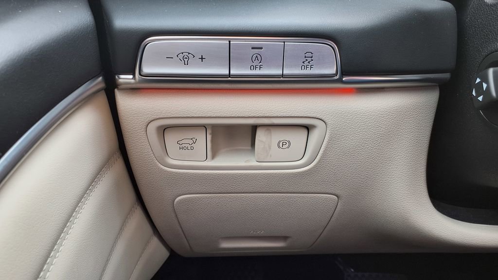 Used 2023 Genesis GV80 2.5T w/ Prestige Package image 32