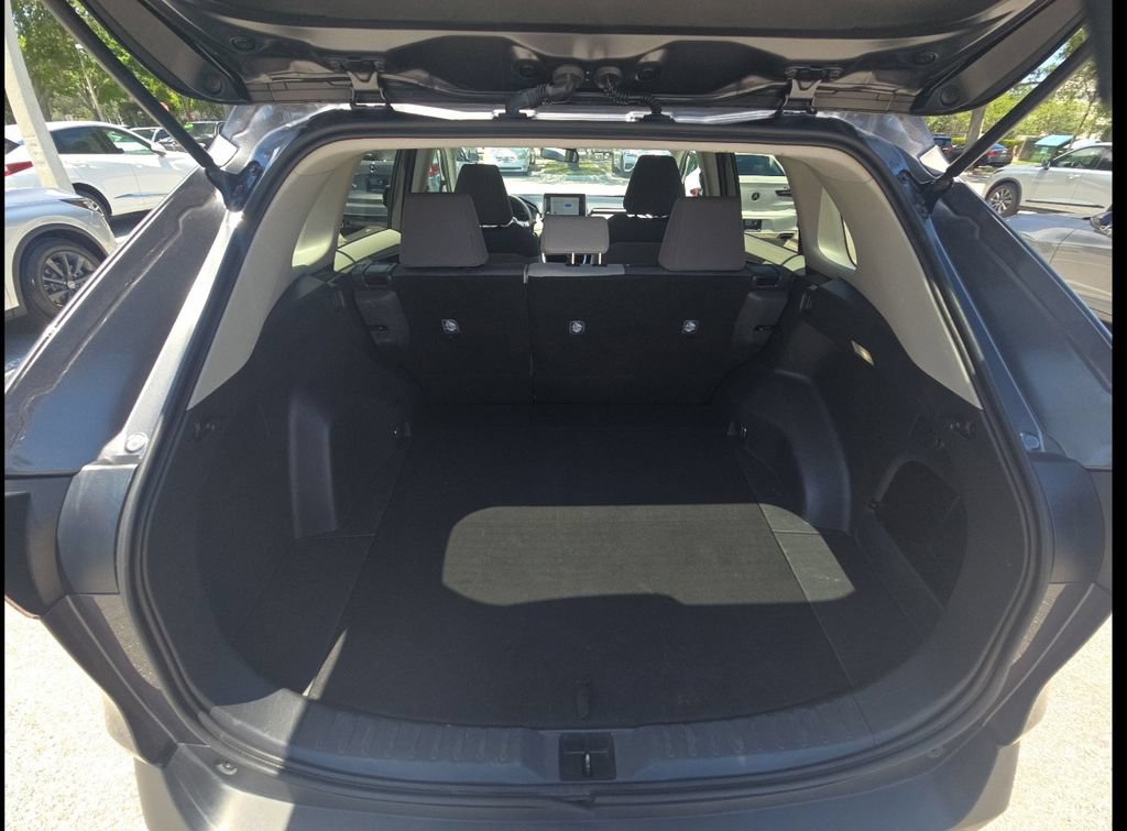 Used 2024 Toyota RAV4 XLE AWD/4WD image 19