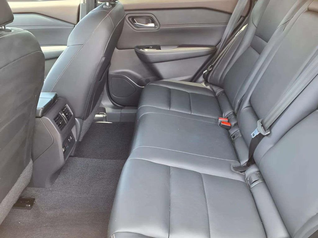 Used 2023 Nissan Rogue SL w/ SL Premium Package FWD image 10