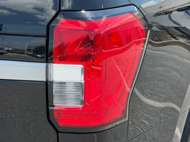 Used 2022 Ford Expedition XLT AWD/4WD image 21