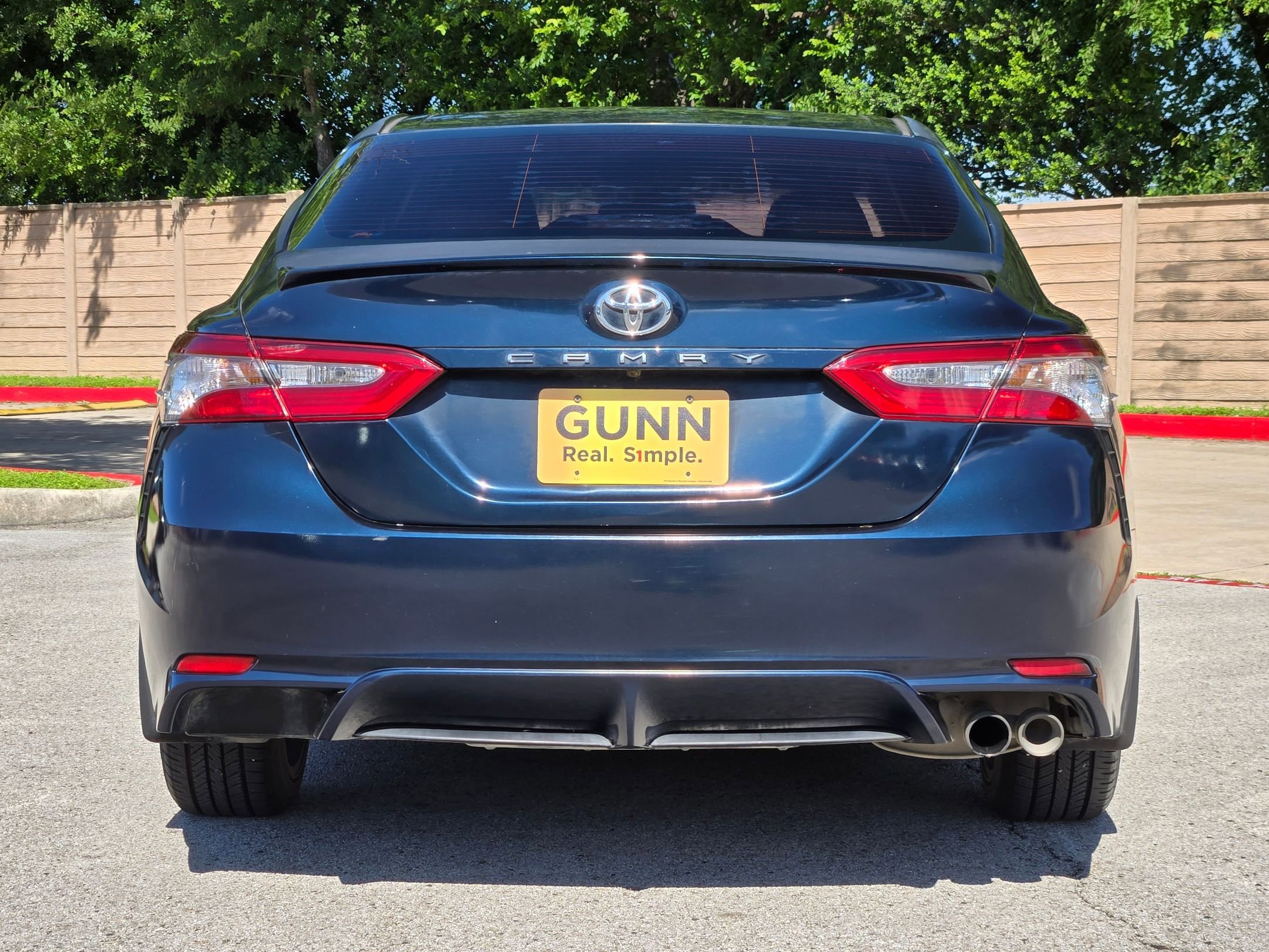 Used 2018 Toyota Camry SE w/ Moonroof Package FWD image 4