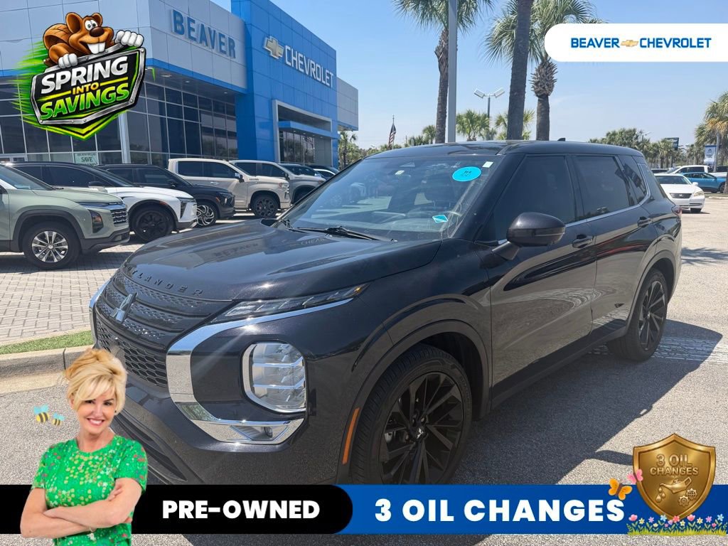 Used 2024 Mitsubishi Outlander SE image 1