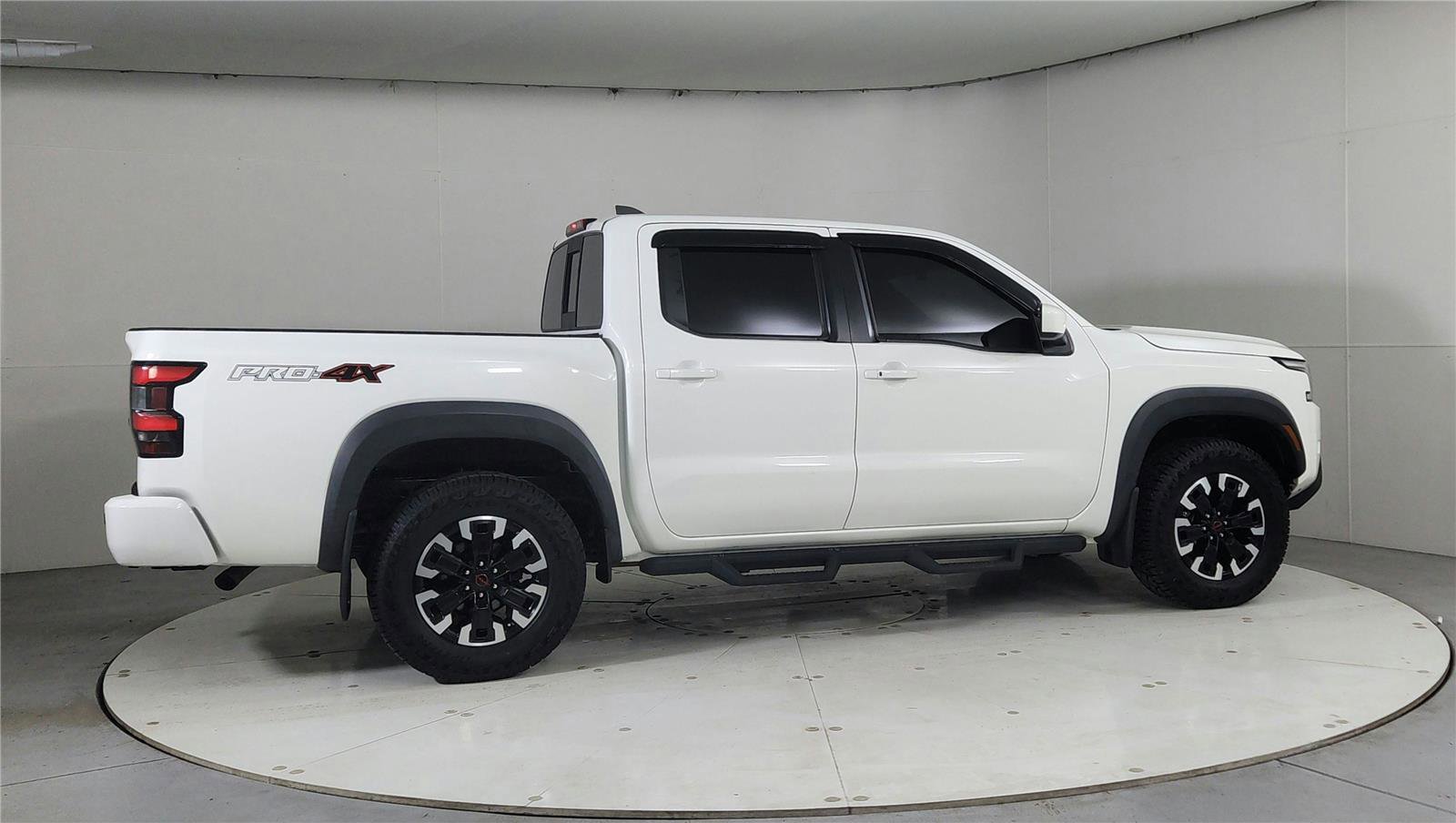 Used 2022 Nissan Frontier PRO-4X w/ Off-Road Protection Package image 7