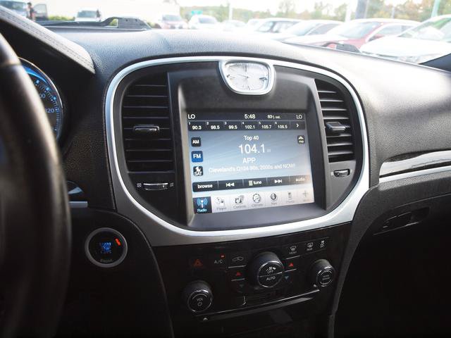Used 2011 Chrysler 300 Limited RWD image 10