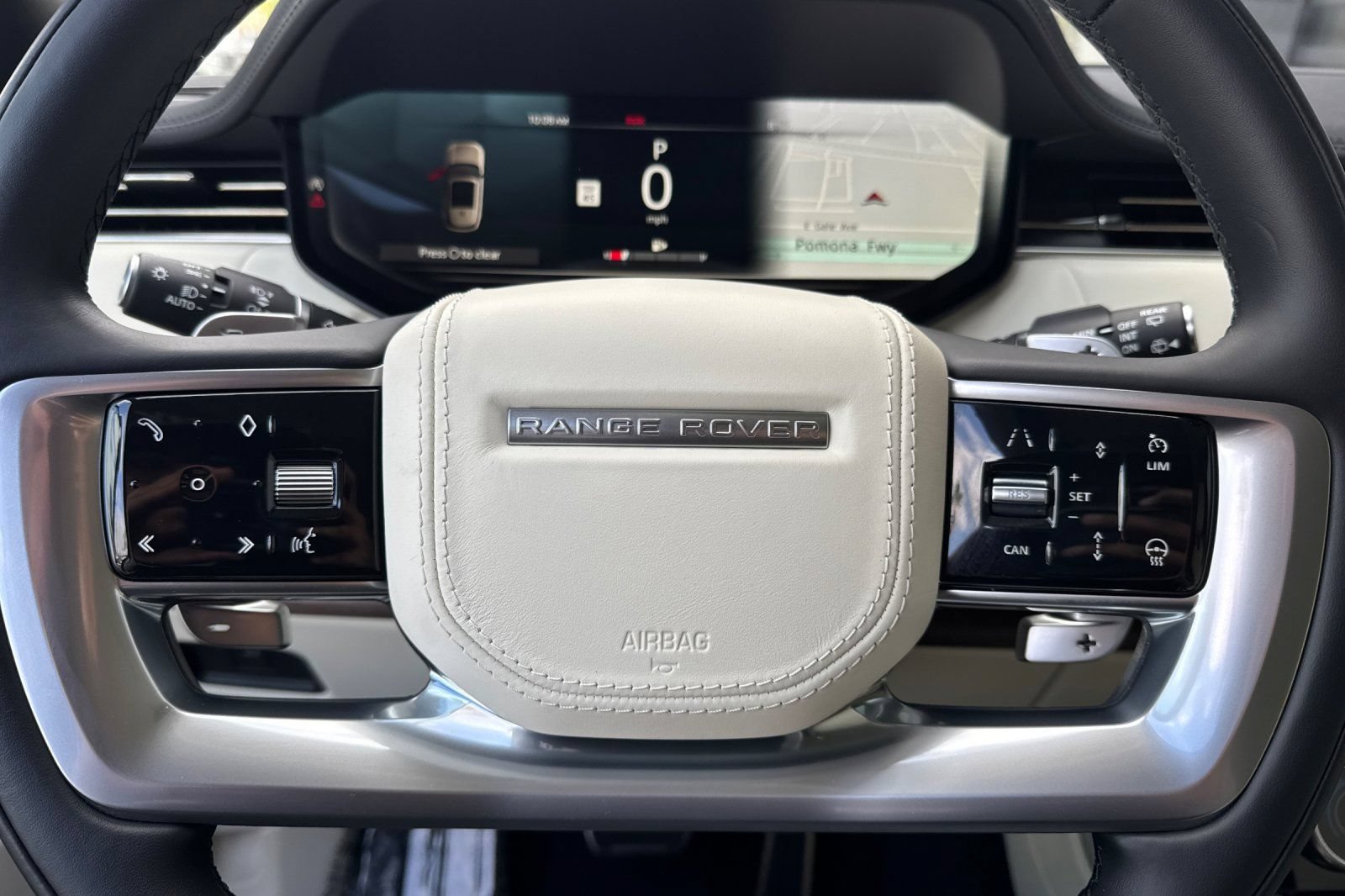 Used 2023 Land Rover Range Rover SE AWD/4WD image 27