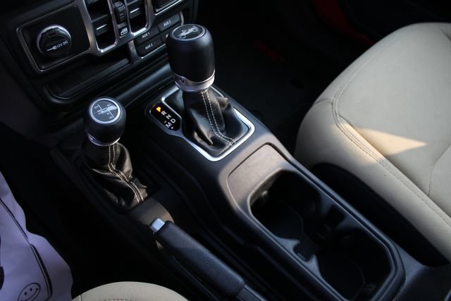 Used 2020 Jeep Wrangler Unlimited Sahara AWD/4WD image 16