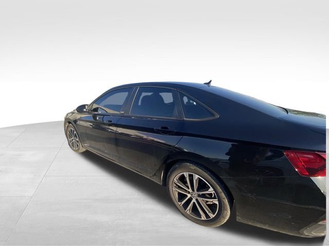 Used 2024 Volkswagen Jetta Sport image 6