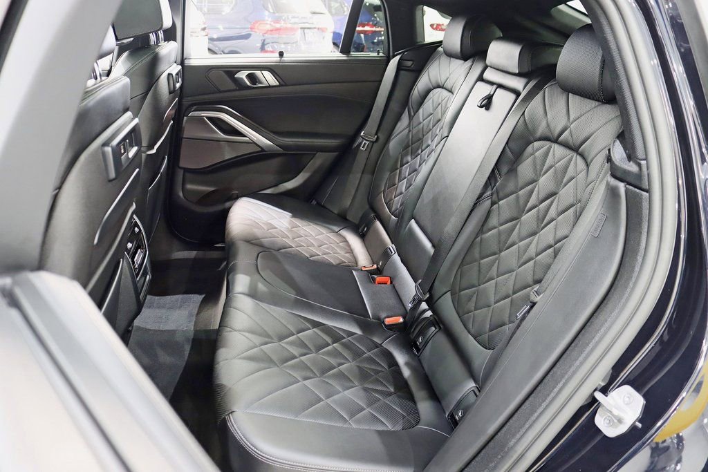 Used 2023 BMW X6 xDrive40i w/ Executive Package image 32