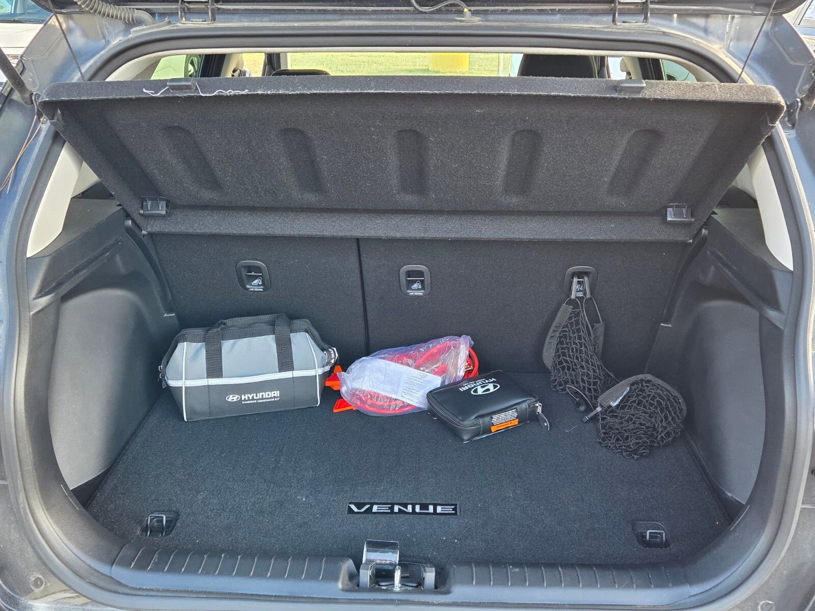 Used 2024 Hyundai Venue SEL image 11