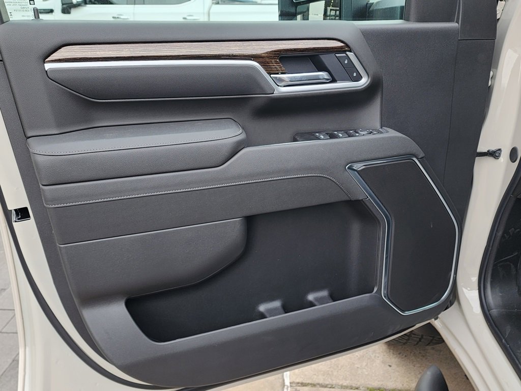 New 2026 GMC Sierra 2500 SLE w/ SLE Value Package; image 15