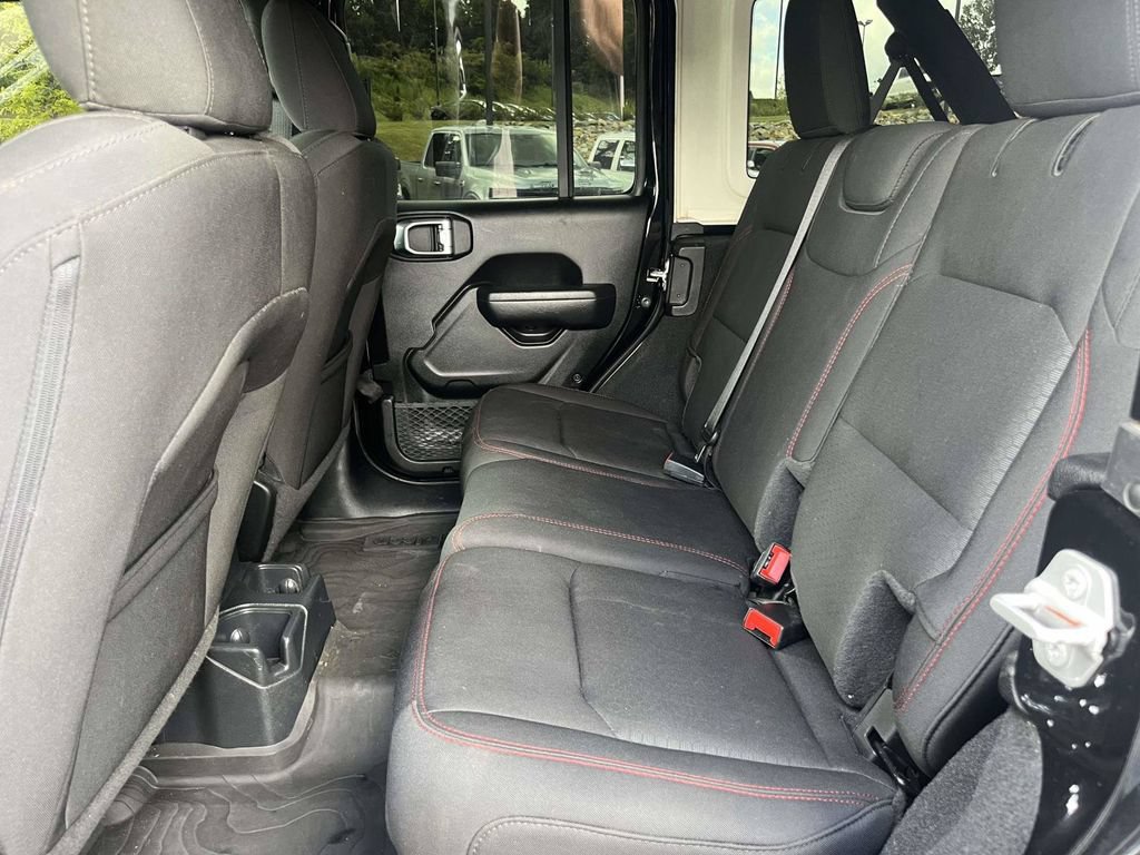 Used 2023 Jeep Wrangler Unlimited Rubicon w/ Cold Weather Group AWD/4WD image 12