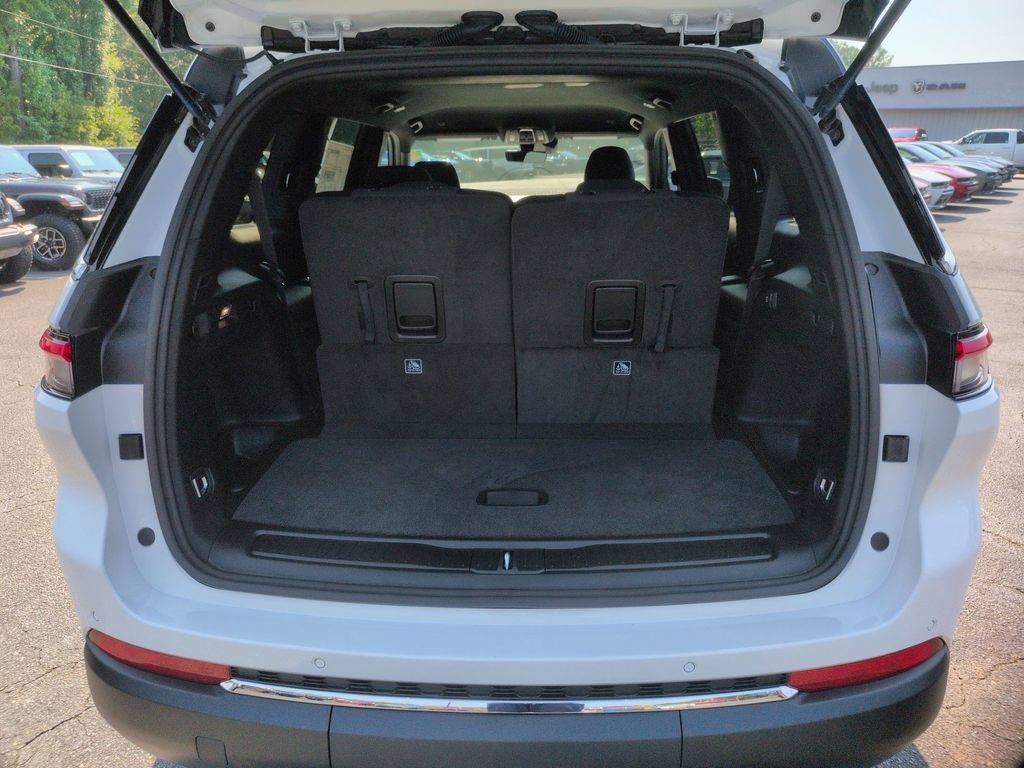 New 2026 Jeep Grand Cherokee L Laredo AWD/4WD image 29