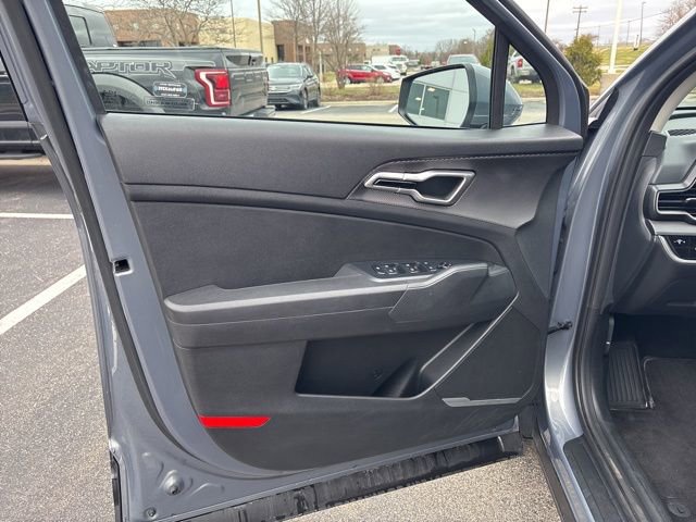 Used 2025 Kia Sportage LX image 12