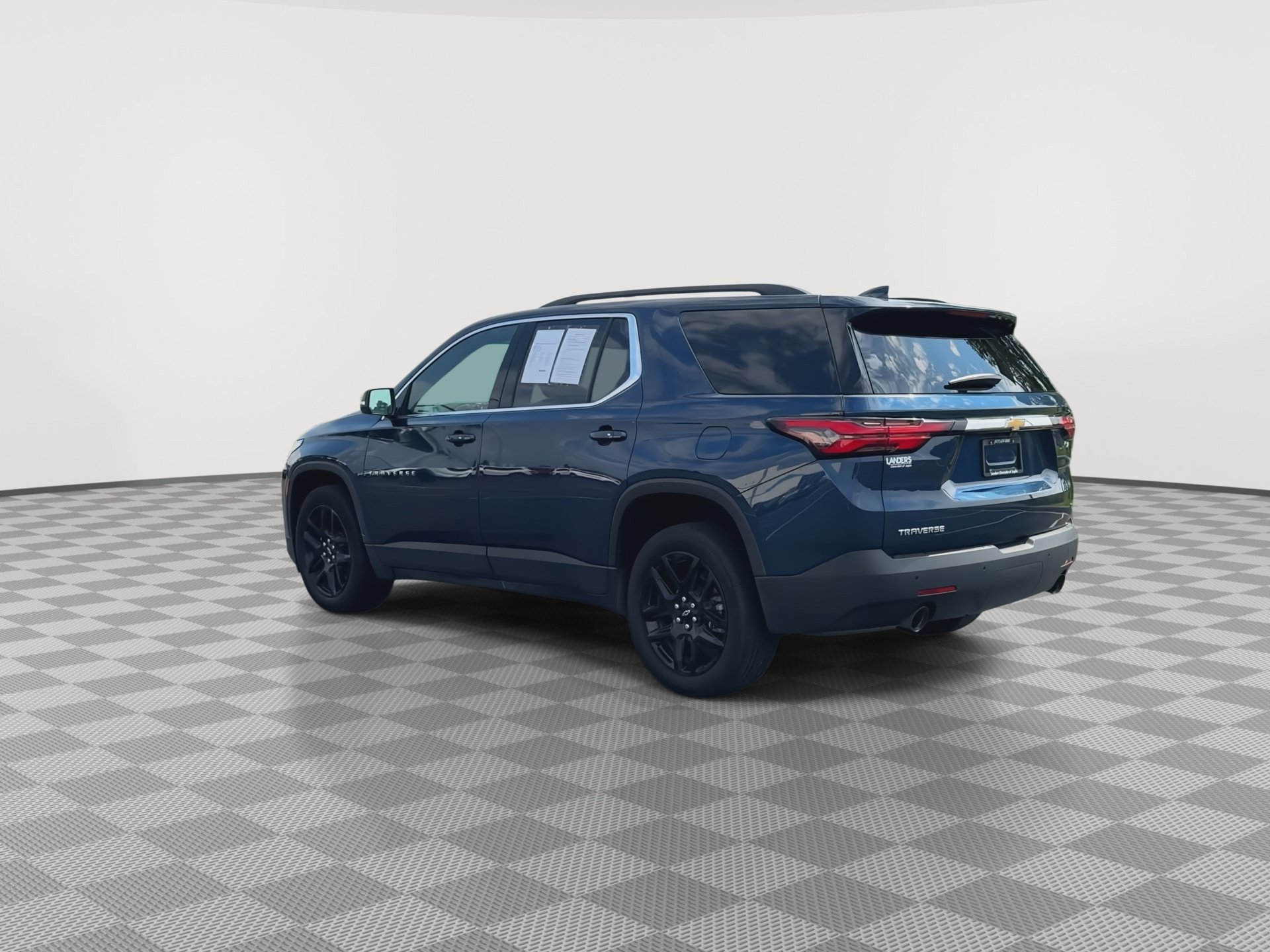 Used 2023 Chevrolet Traverse LT FWD image 6
