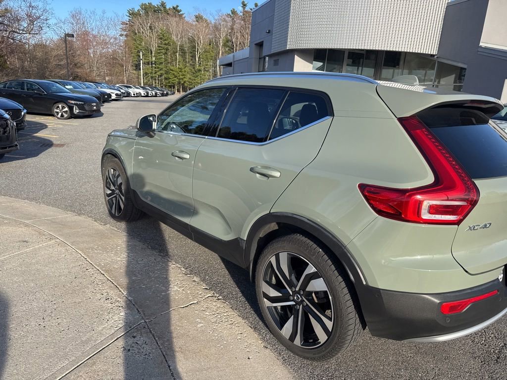 Used 2023 Volvo XC40 B5 Plus w/ Driver Assist Package AWD/4WD image 9