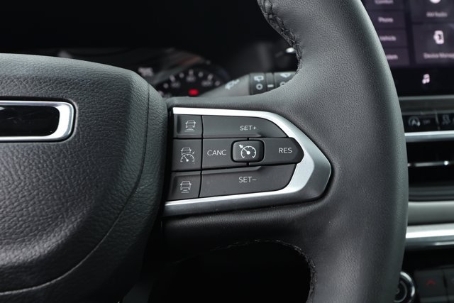 Used 2023 Jeep Compass Limited w/ Sun and Sound Group AWD/4WD image 13
