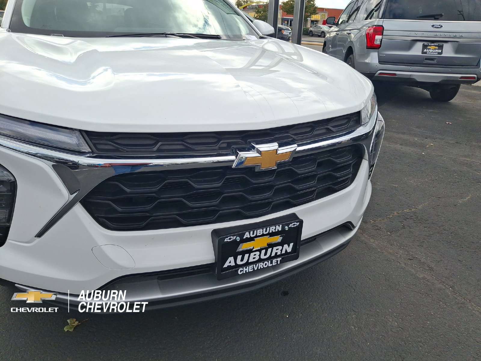 Used 2025 Chevrolet Trax LT FWD image 24