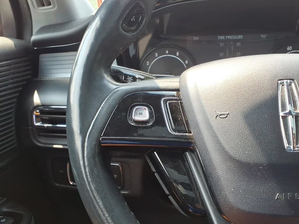 Certified 2021 Lincoln Corsair AWD w/ Premium Package image 11