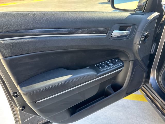 Used 2022 Chrysler 300 Touring image 10